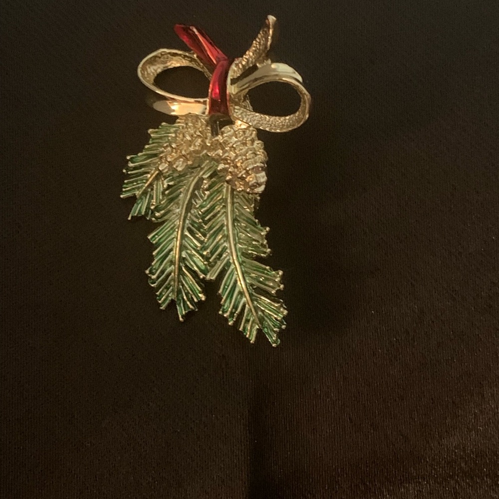 Vintage Elegant Pinecone Christmas Brooch with Green and Gold Accents